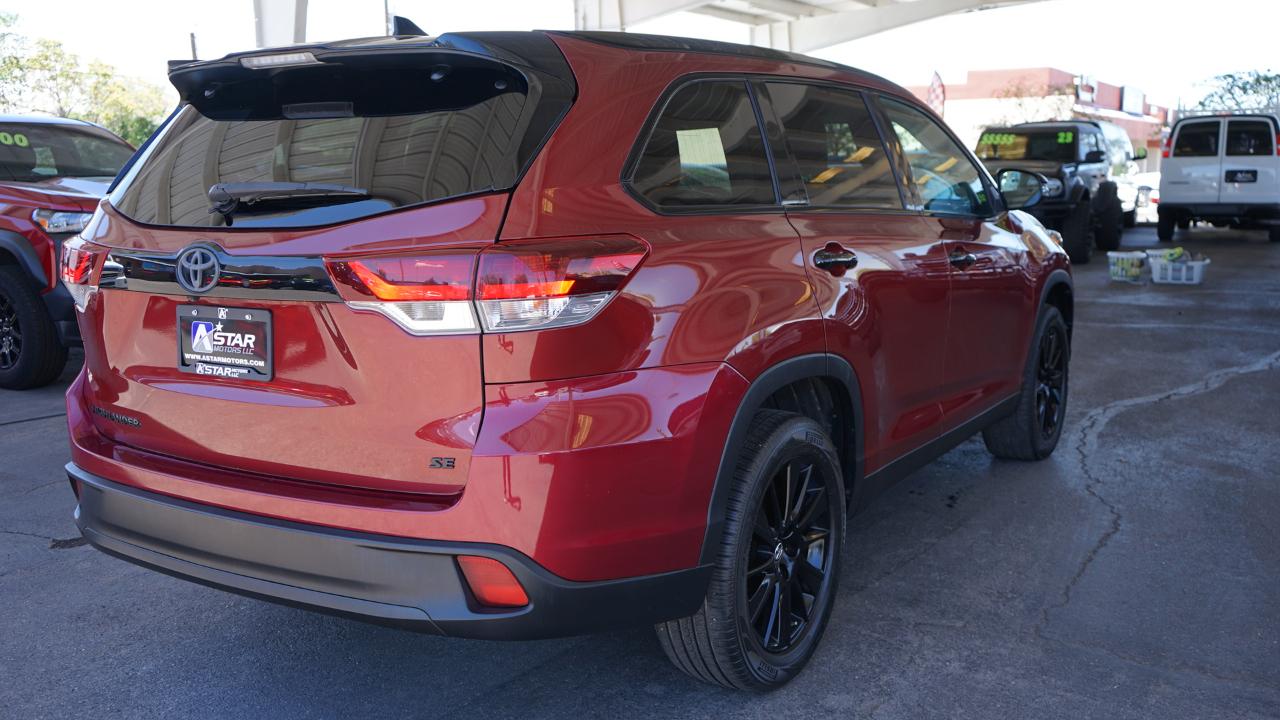 Toyota Highlander SE V6 FWD (Natl) 2019