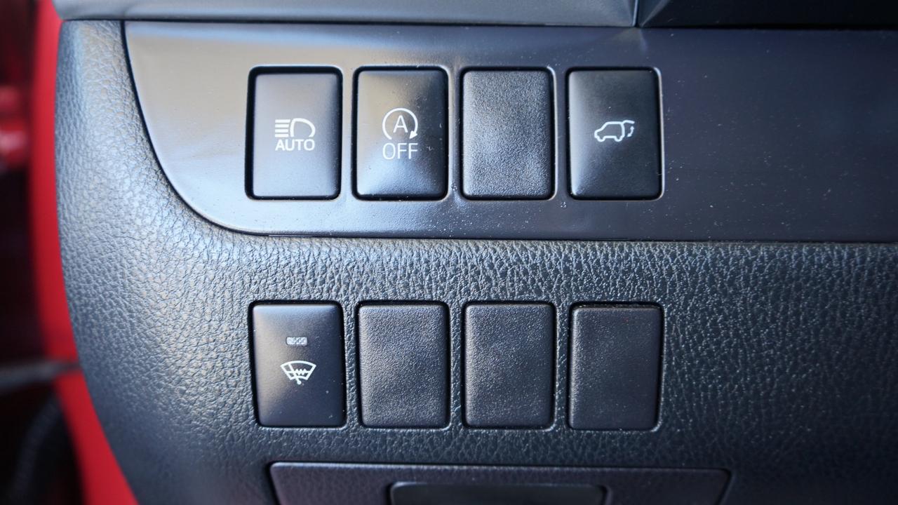 Toyota Highlander SE V6 FWD (Natl) 2019