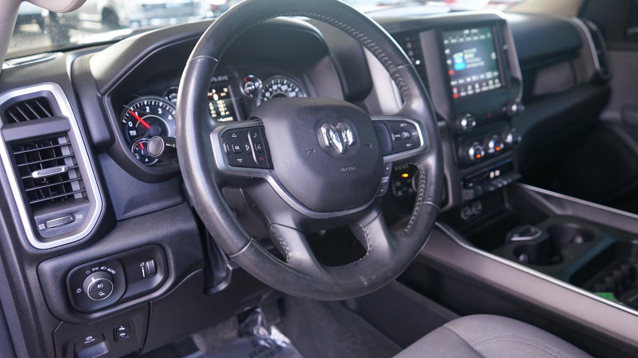 RAM 1500 Big Horn 4x4 Crew Cab 5'7" Box 2020