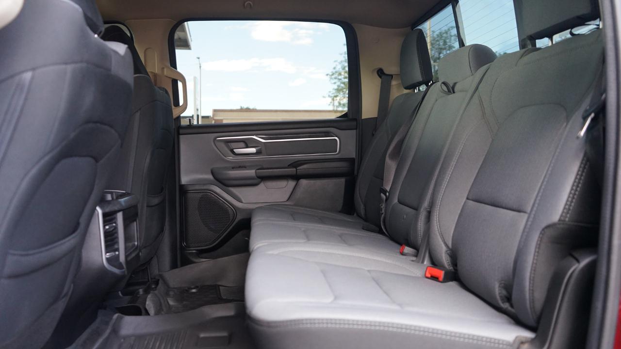 RAM 1500 Big Horn 4x4 Crew Cab 5'7" Box 2020