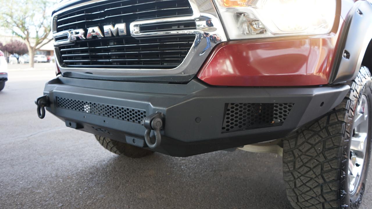 RAM 1500 Big Horn 4x4 Crew Cab 5'7" Box 2020