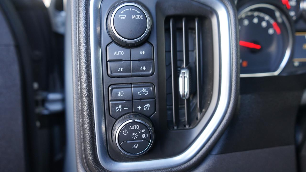 Chevrolet Silverado 1500 4WD Crew Cab 147" RST 2021