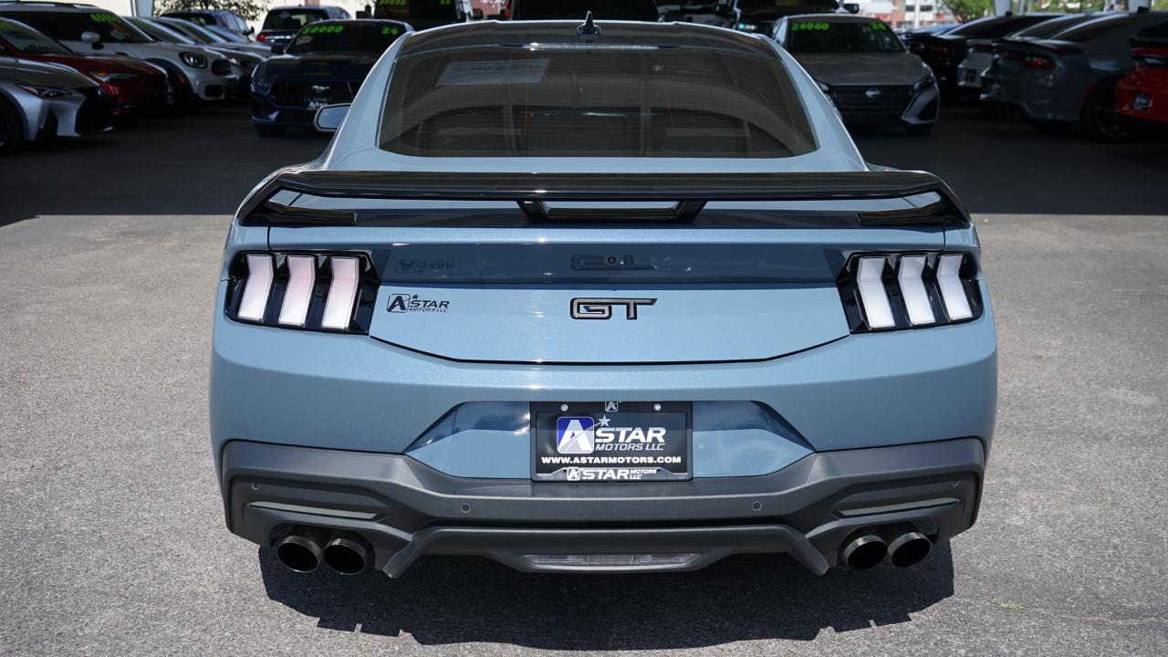 Ford Mustang GT Fastback 2024