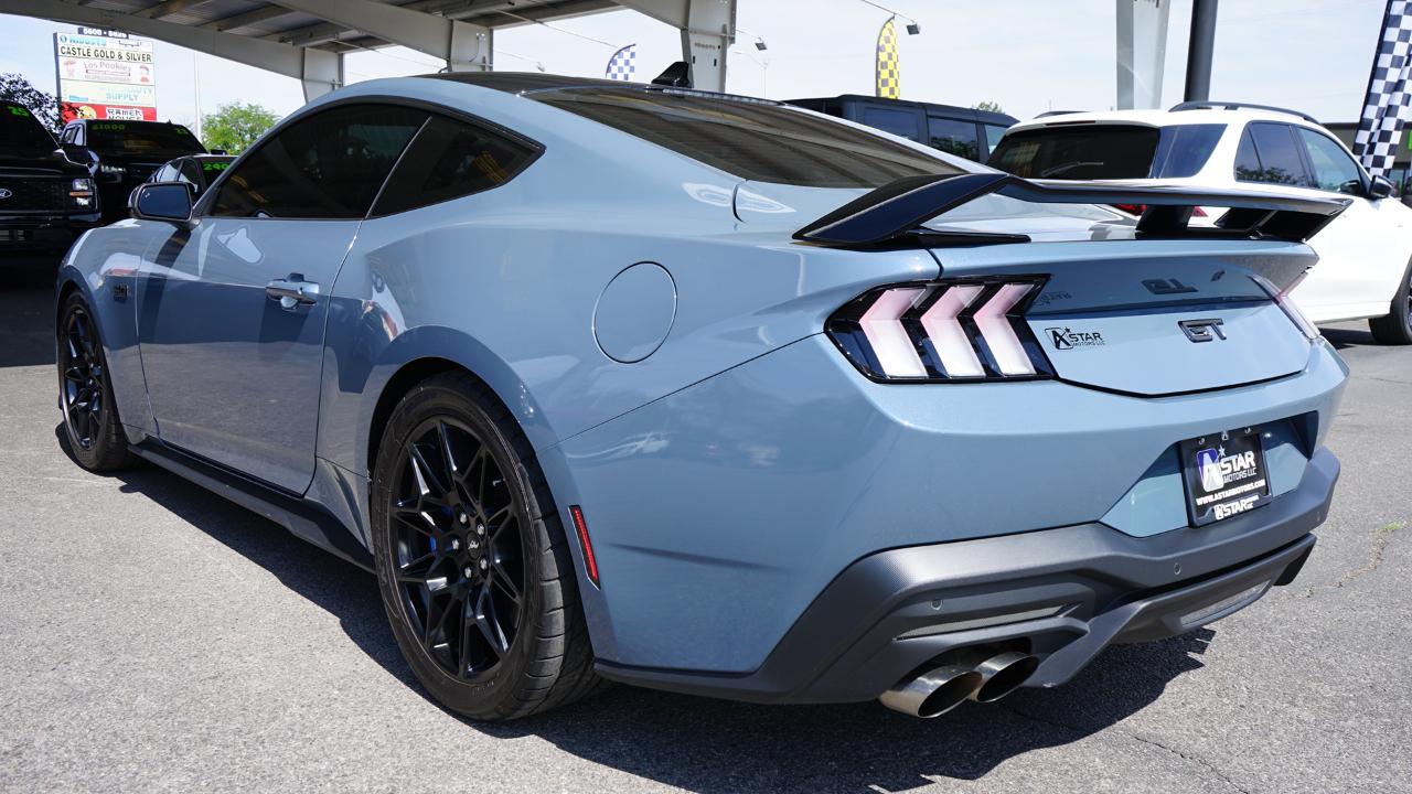 Ford Mustang GT Fastback 2024