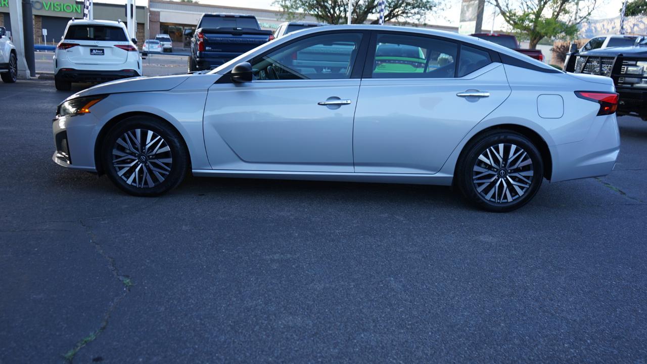 Nissan Altima 2.5 SV Sedan 2024