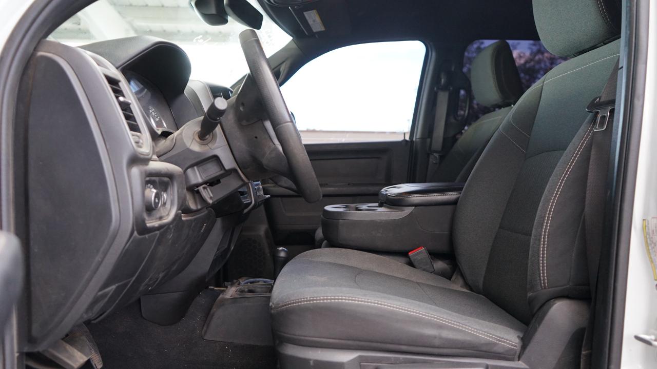 RAM 2500 Tradesman 4x4 Crew Cab 6'4" Box 2022