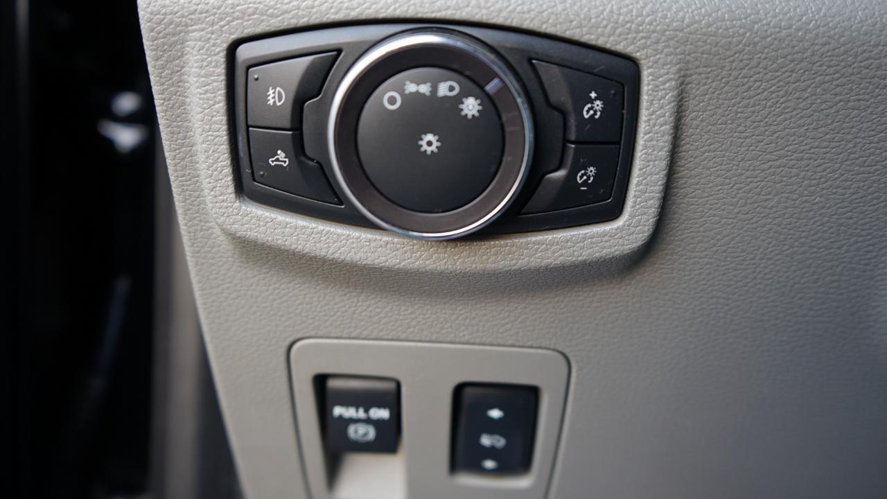 Ford F-150 4WD SuperCrew 145" XLT 2018