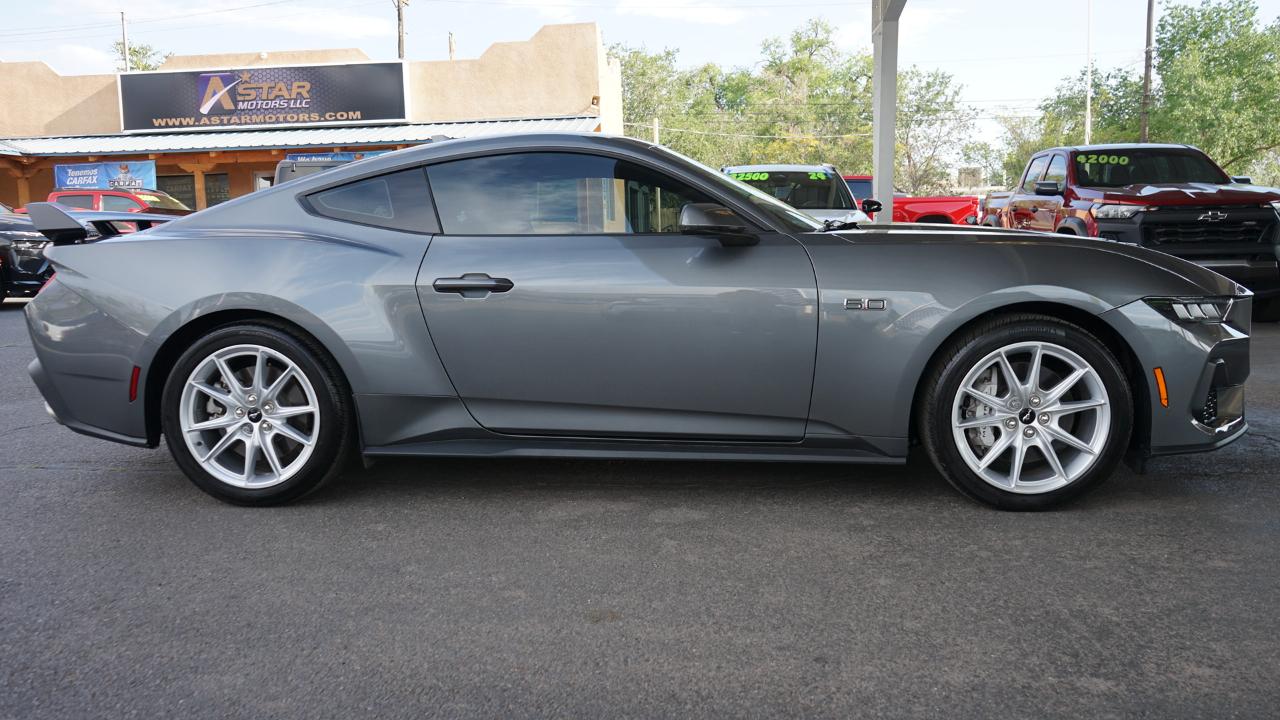 Ford Mustang GT Fastback 2025