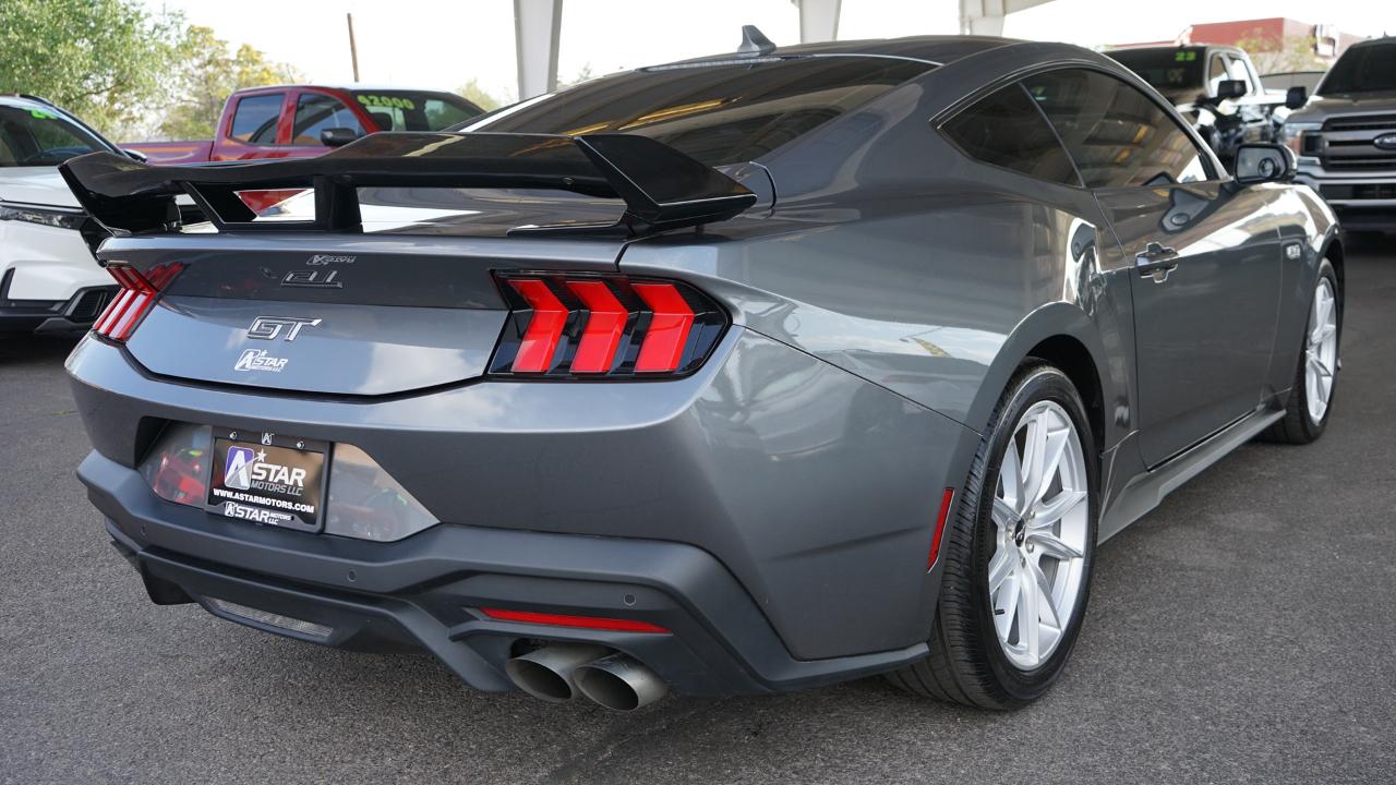 Ford Mustang GT Fastback 2025