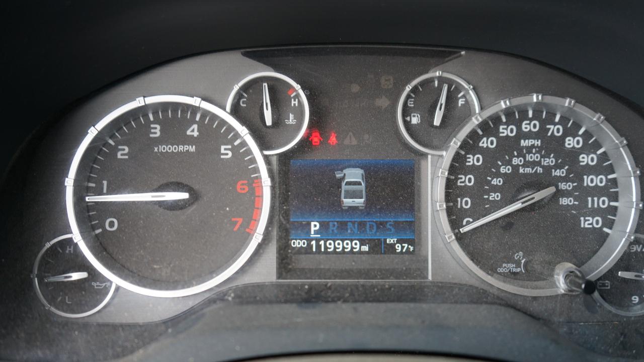 Toyota Tundra 4WD Truck CrewMax 5.7L FFV V8 6-Spd AT SR5 (Natl) 2016