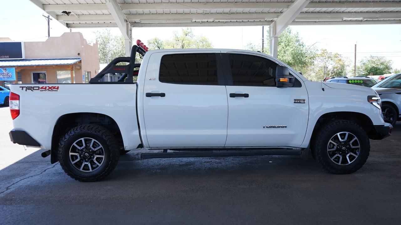 Toyota Tundra 4WD Truck CrewMax 5.7L FFV V8 6-Spd AT SR5 (Natl) 2016