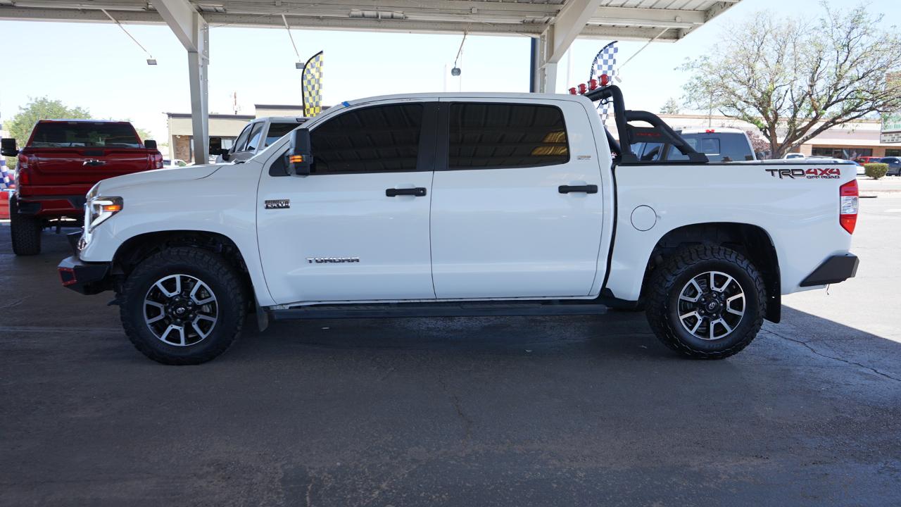 Toyota Tundra 4WD Truck CrewMax 5.7L FFV V8 6-Spd AT SR5 (Natl) 2016