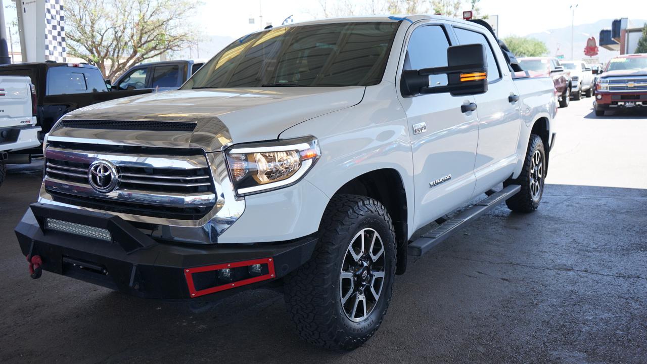 Toyota Tundra 4WD Truck CrewMax 5.7L FFV V8 6-Spd AT SR5 (Natl) 2016