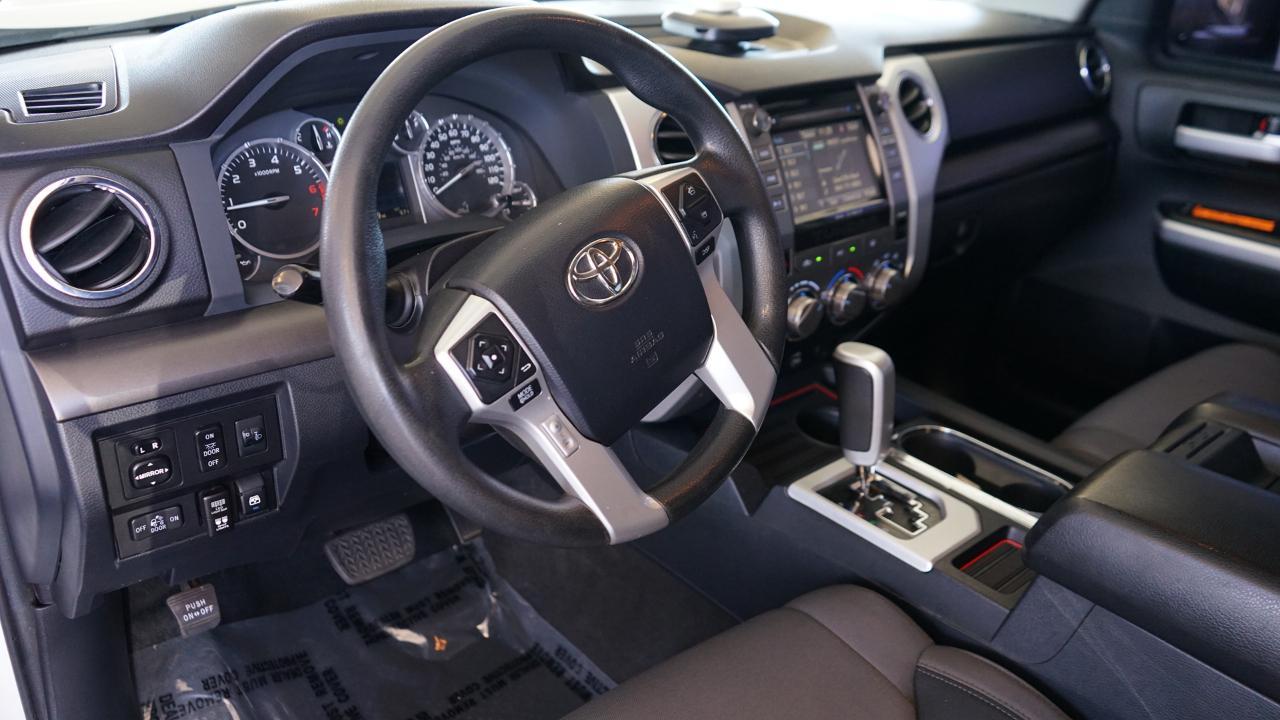 Toyota Tundra 4WD Truck CrewMax 5.7L FFV V8 6-Spd AT SR5 (Natl) 2016