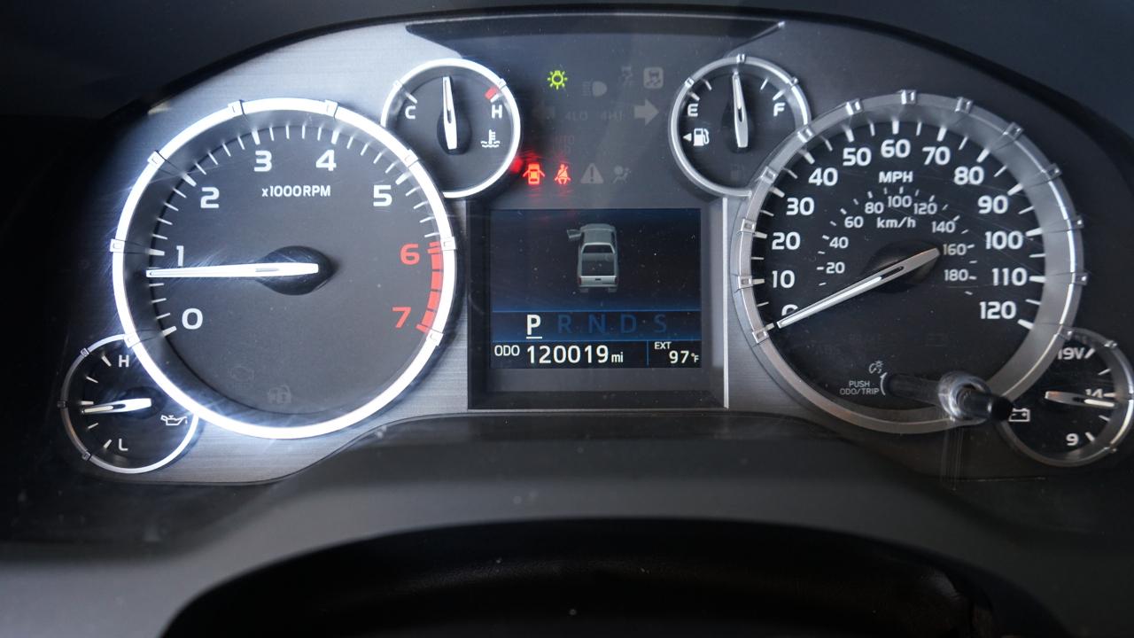 Toyota Tundra 4WD Truck CrewMax 5.7L FFV V8 6-Spd AT SR5 (Natl) 2016