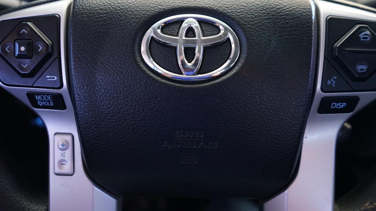 Toyota Tundra 4WD Truck CrewMax 5.7L FFV V8 6-Spd AT SR5 (Natl) 2016