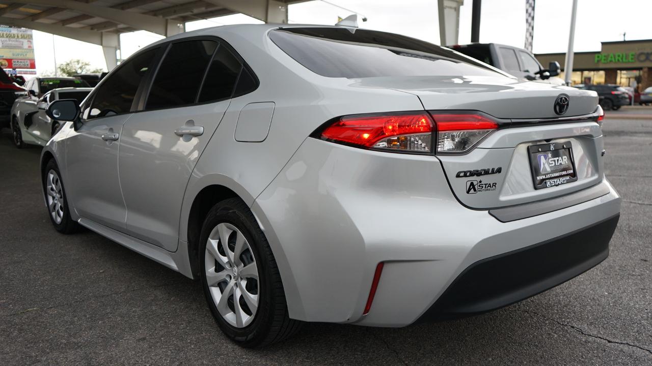 Toyota Corolla LE CVT (Natl) 2024