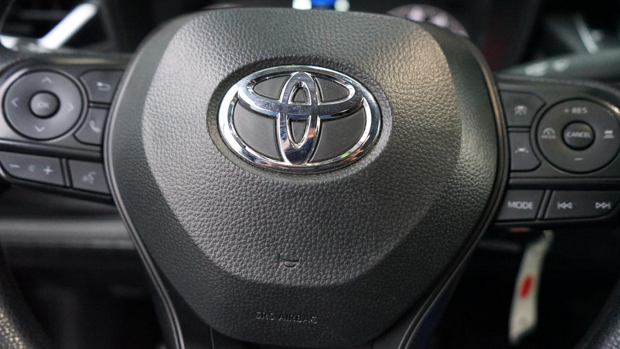 Toyota Corolla LE CVT (Natl) 2024