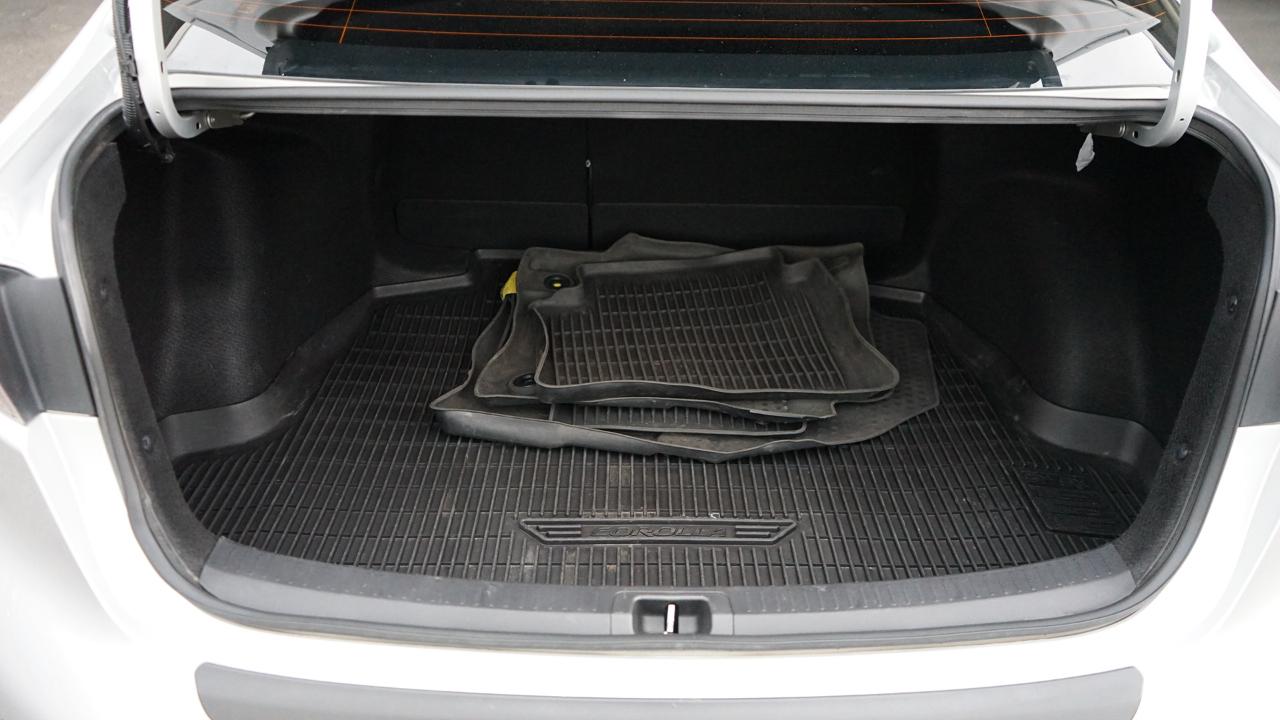 Toyota Corolla LE CVT (Natl) 2024