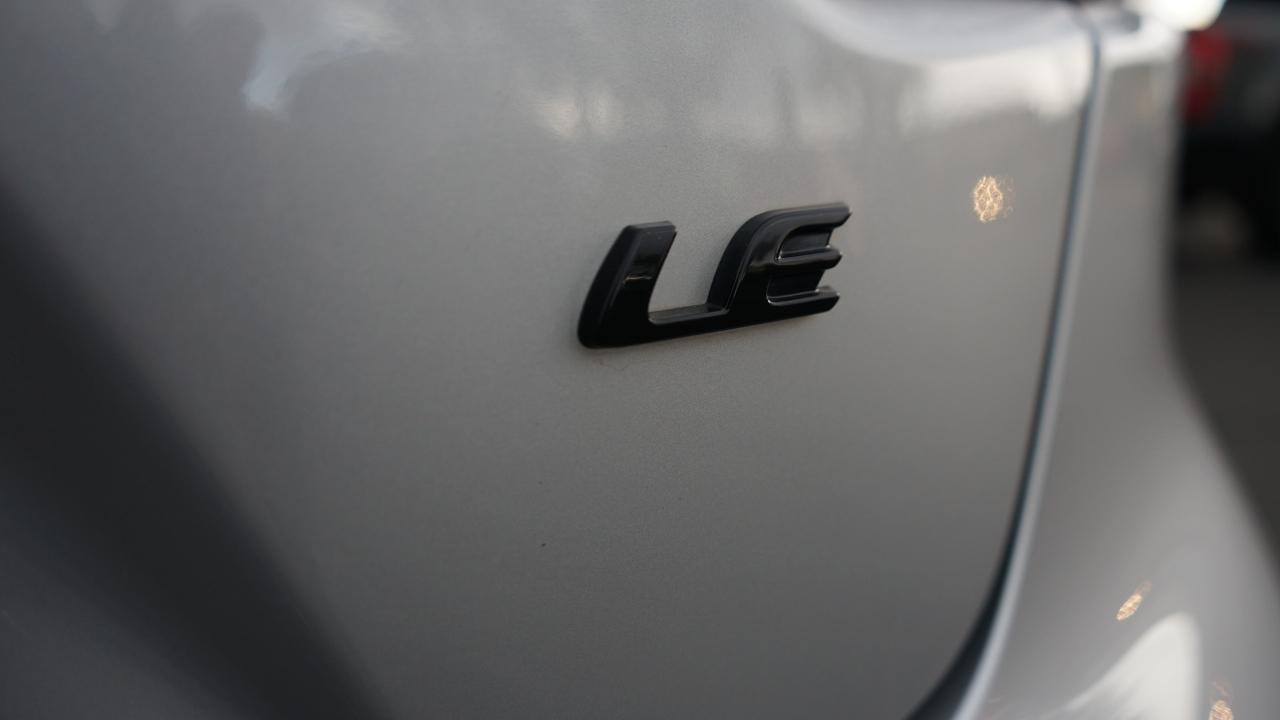 Toyota Corolla LE CVT (Natl) 2024