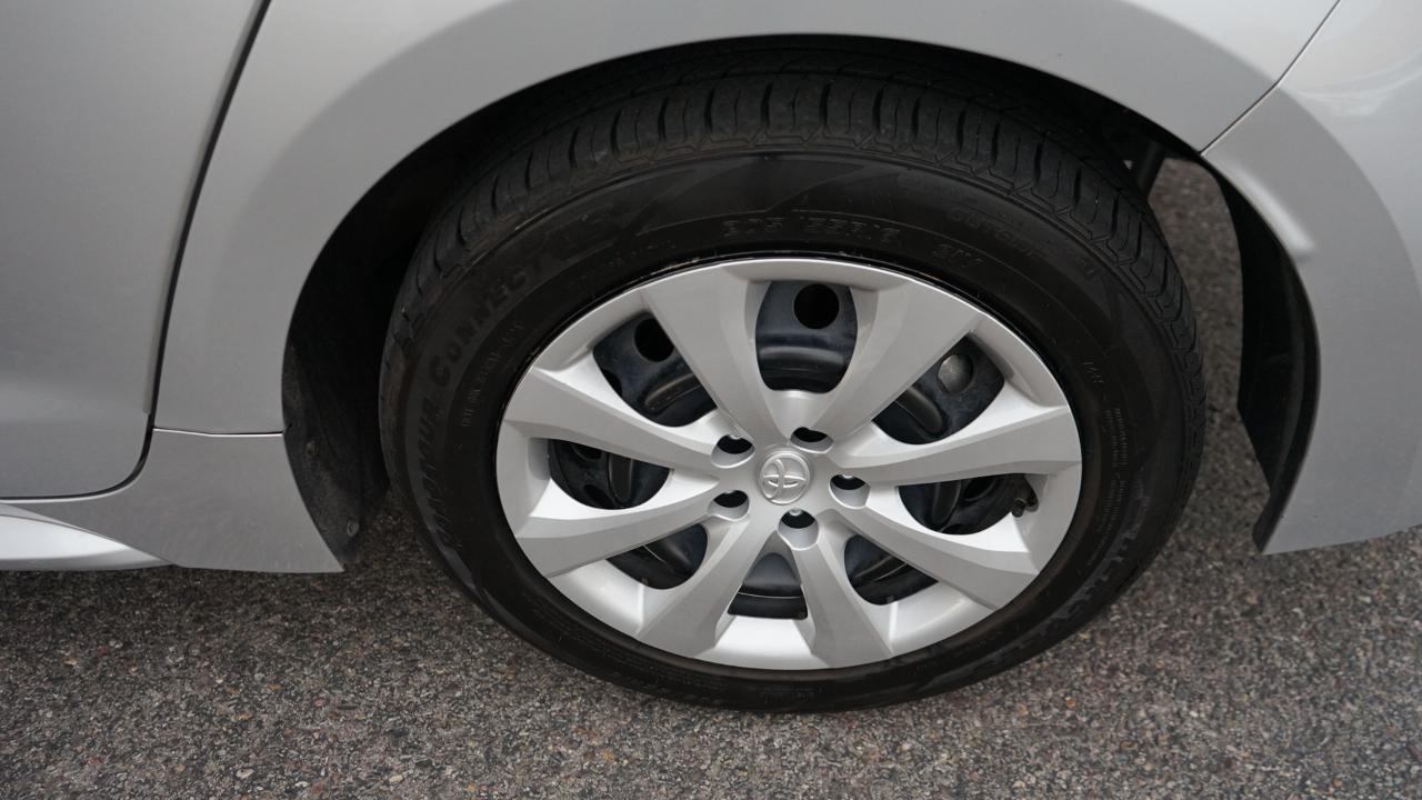 Toyota Corolla LE CVT (Natl) 2024