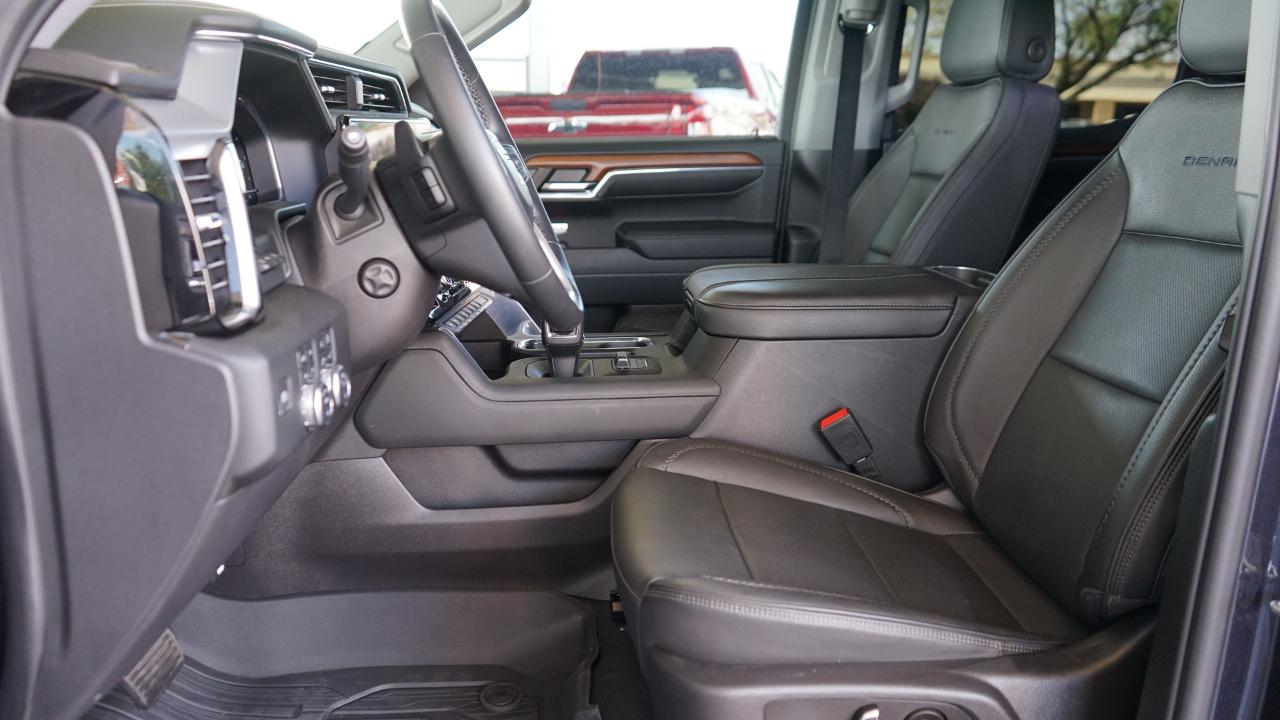 GMC Sierra 1500 4WD Crew Cab 147" Denali 2023