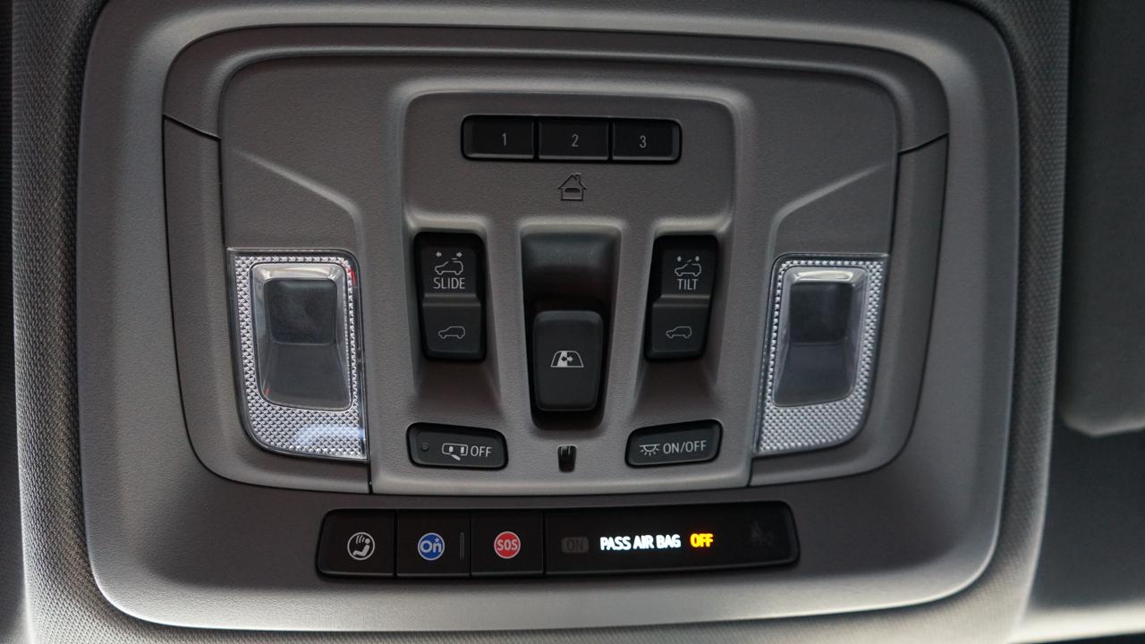 GMC Sierra 1500 4WD Crew Cab 147" Denali 2023