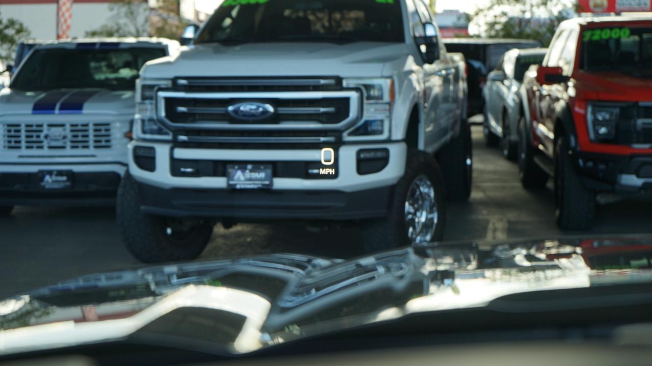 GMC Sierra 1500 4WD Crew Cab 147" Denali 2023