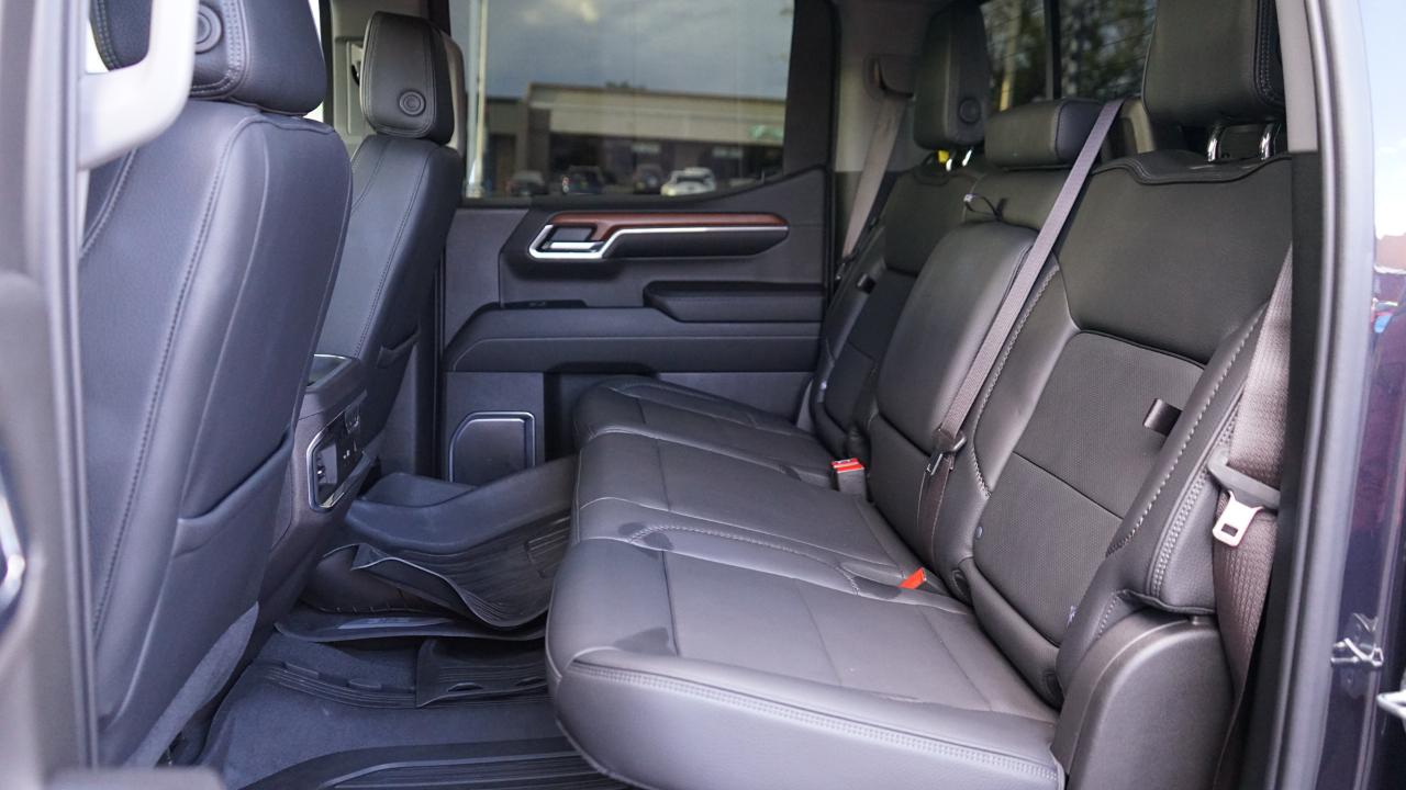 GMC Sierra 1500 4WD Crew Cab 147" Denali 2023