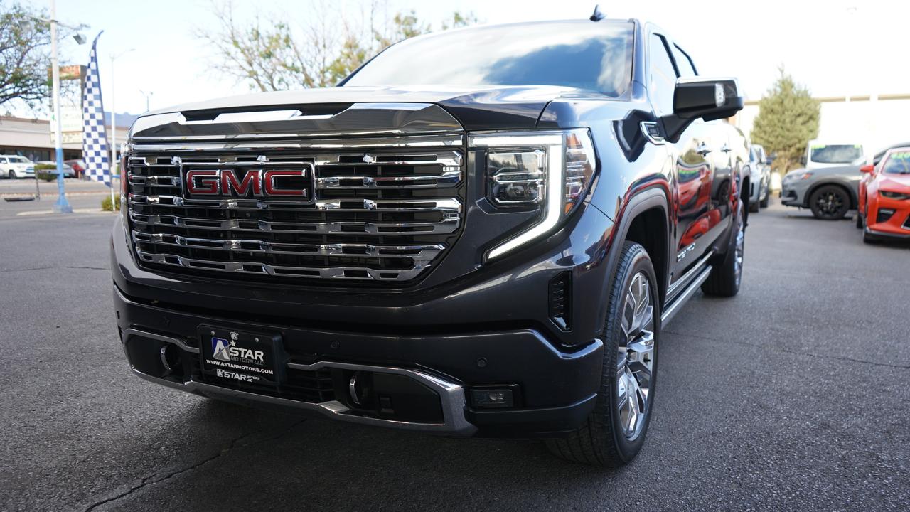 GMC Sierra 1500 4WD Crew Cab 147" Denali 2023