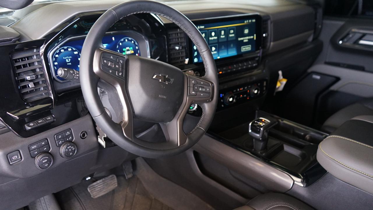 Chevrolet Silverado 1500 4WD Crew Cab 147" ZR2 2023