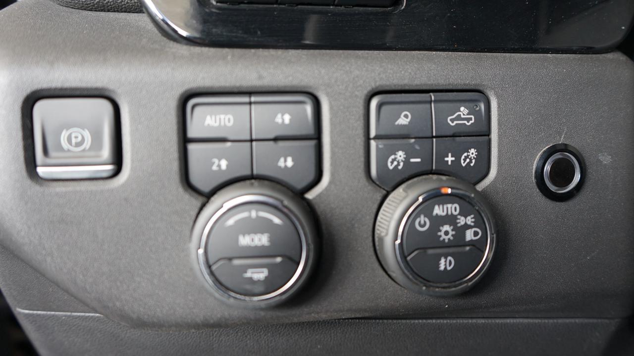 Chevrolet Silverado 1500 4WD Crew Cab 147" ZR2 2023