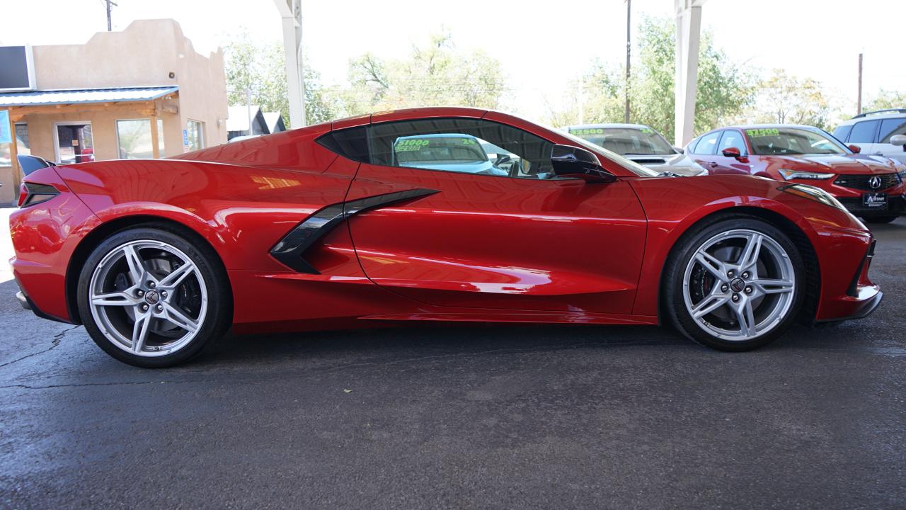 Chevrolet Corvette 2dr Stingray Cpe w/2LT 2021