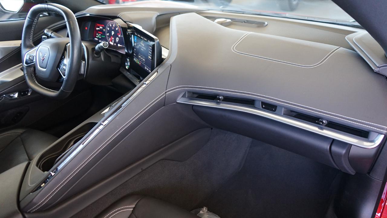 Chevrolet Corvette 2dr Stingray Cpe w/2LT 2021