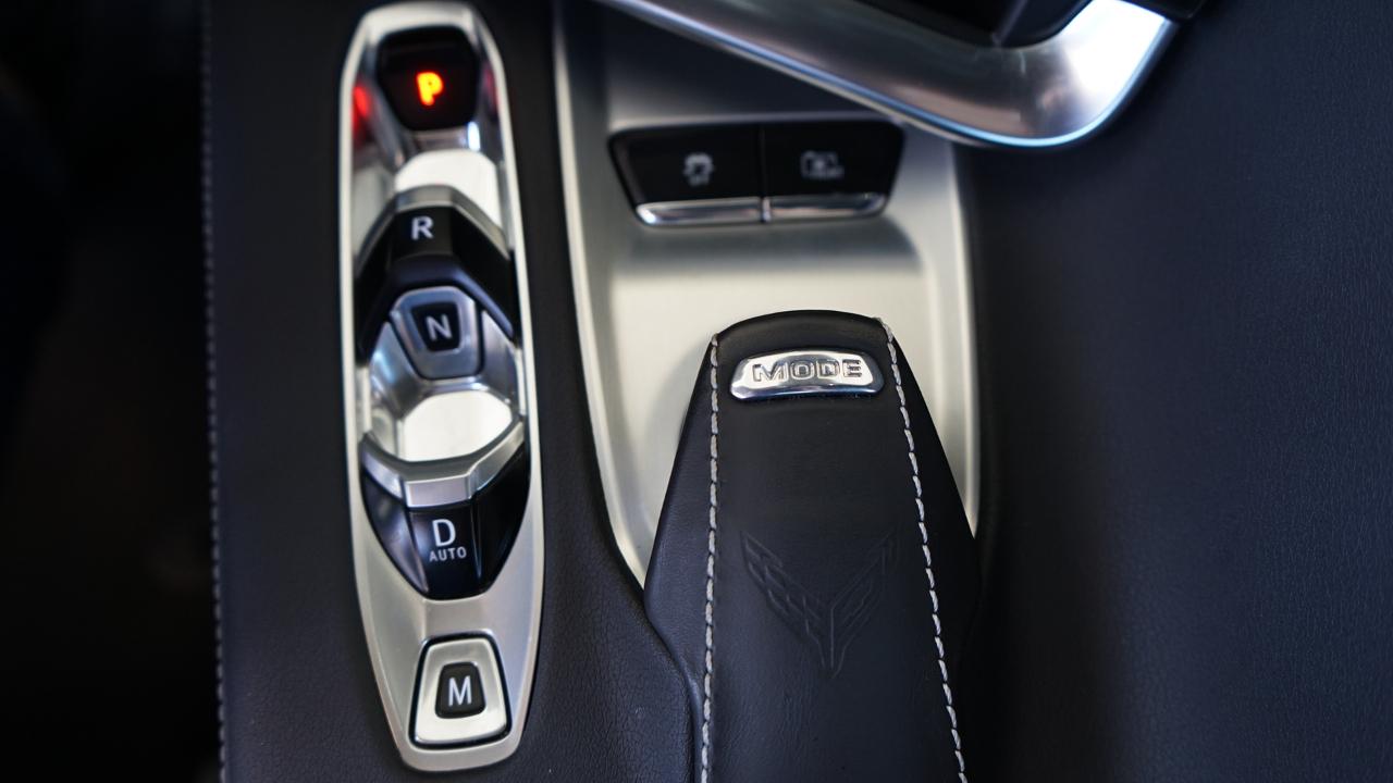 Chevrolet Corvette 2dr Stingray Cpe w/2LT 2021