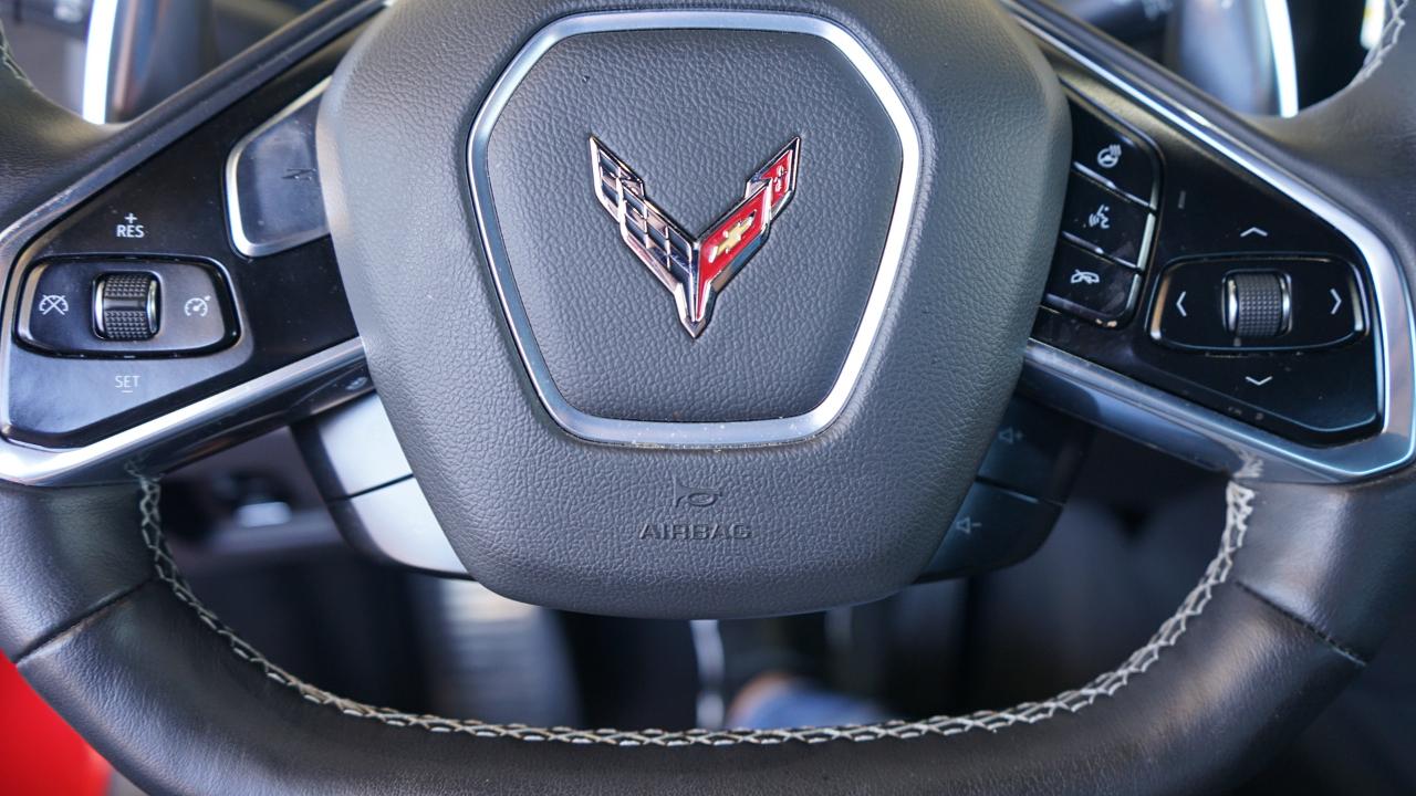 Chevrolet Corvette 2dr Stingray Cpe w/2LT 2021