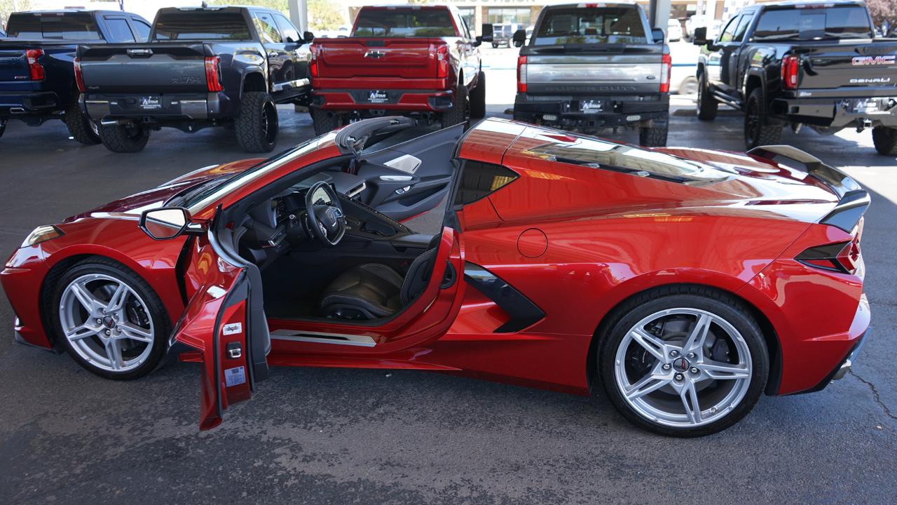 Chevrolet Corvette 2dr Stingray Cpe w/2LT 2021