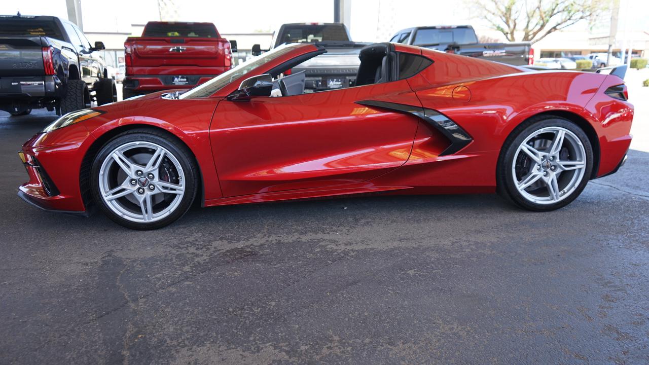 Chevrolet Corvette 2dr Stingray Cpe w/2LT 2021