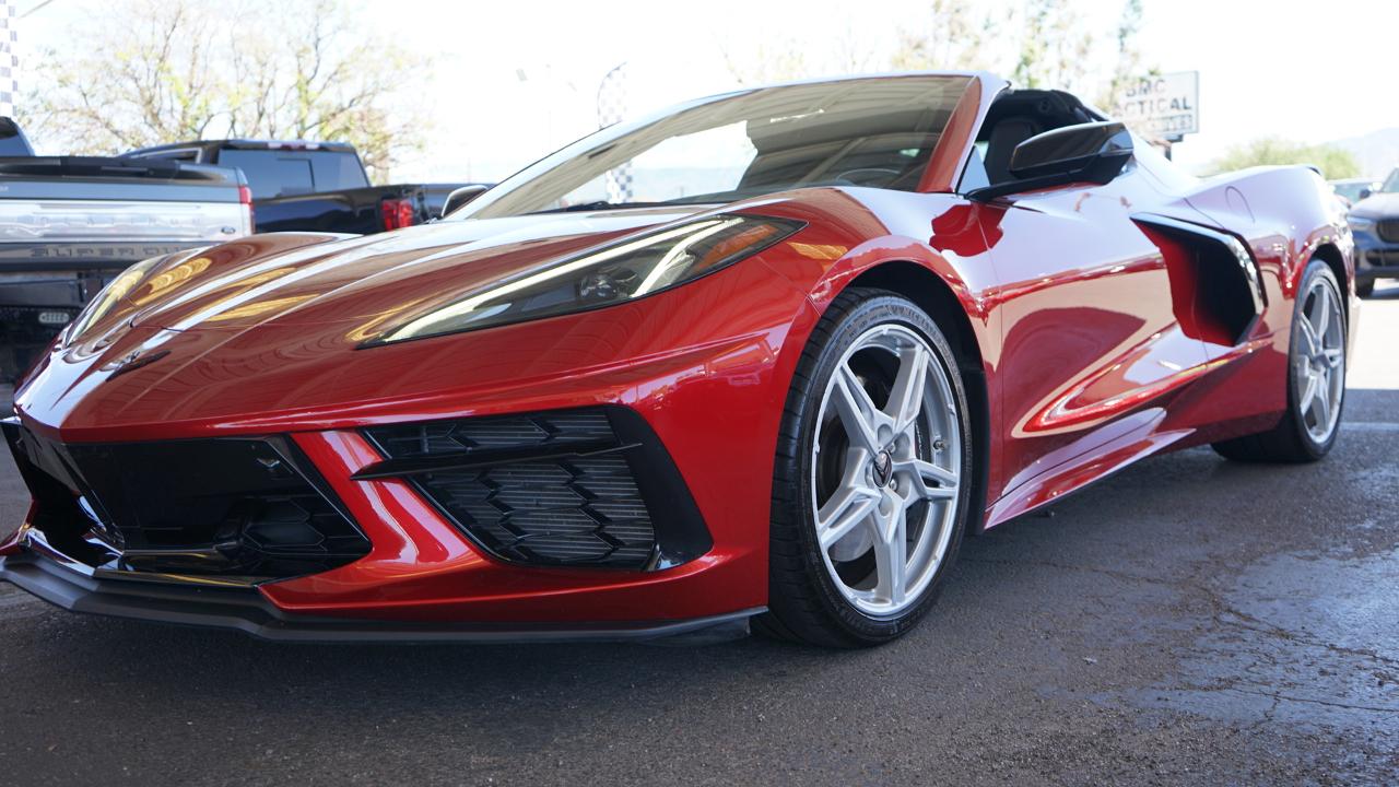 Chevrolet Corvette 2dr Stingray Cpe w/2LT 2021