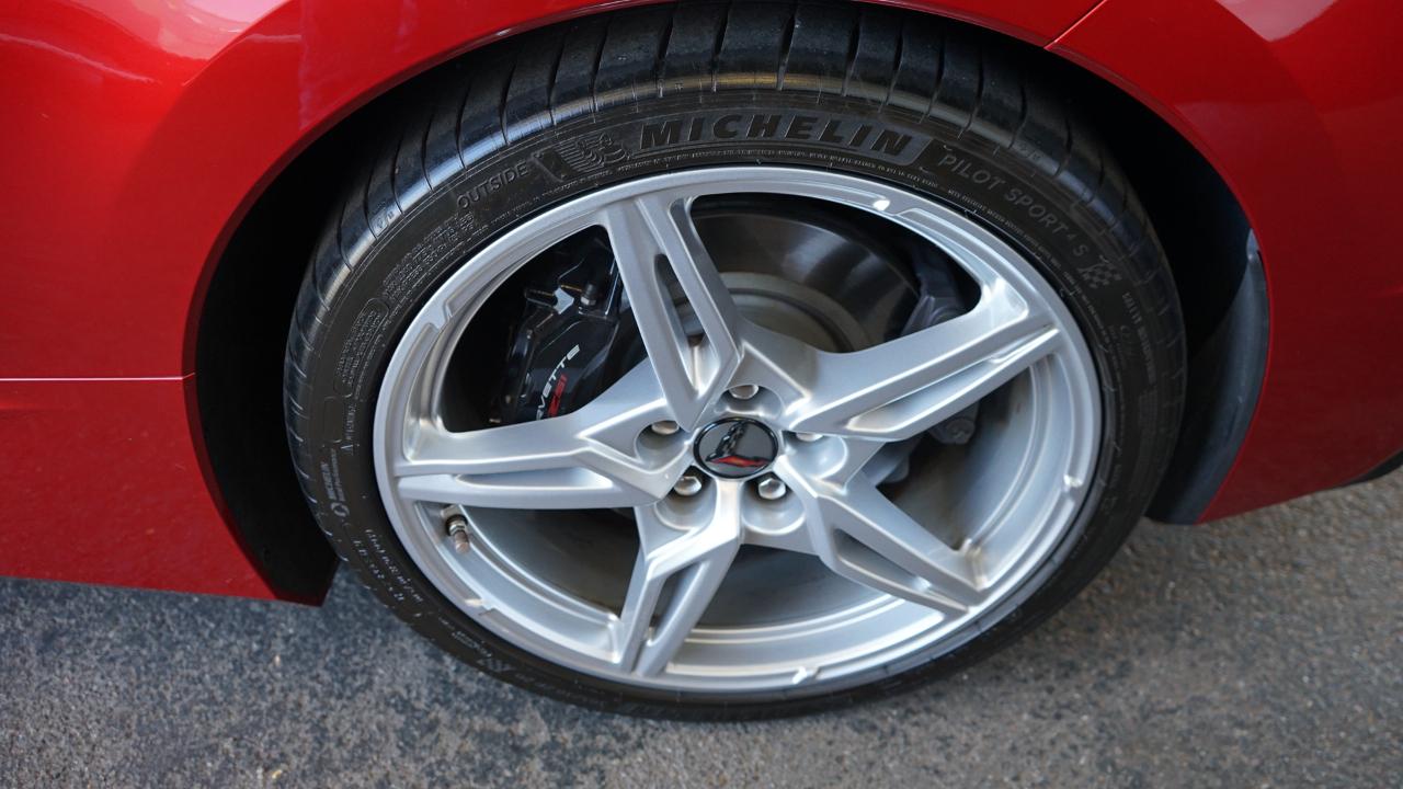 Chevrolet Corvette 2dr Stingray Cpe w/2LT 2021