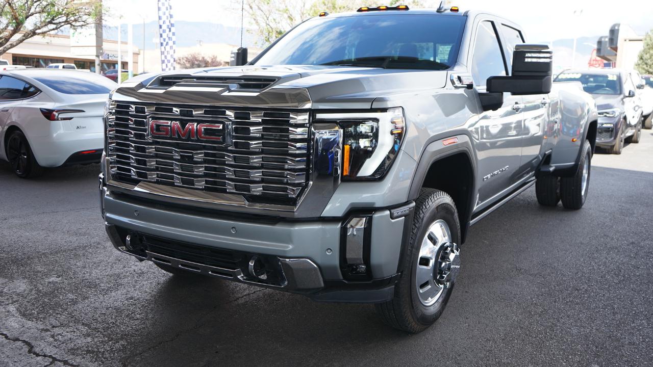 GMC Sierra 3500HD 4WD Crew Cab 172" Denali 2025
