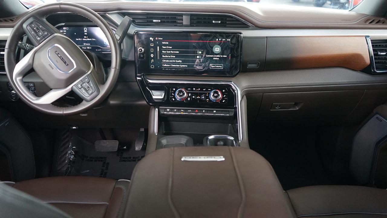 GMC Sierra 3500HD 4WD Crew Cab 172" Denali 2025