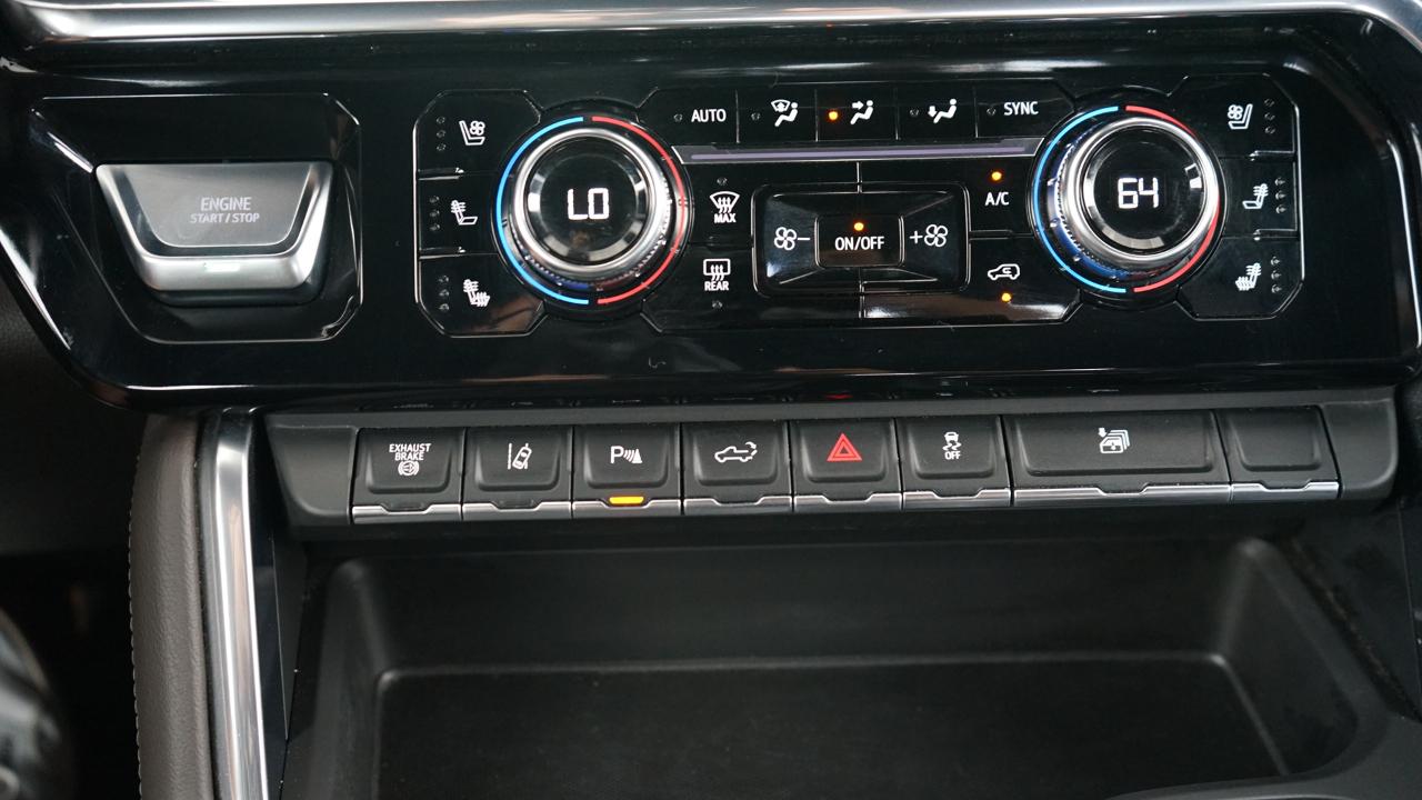 GMC Sierra 3500HD 4WD Crew Cab 172" Denali 2025