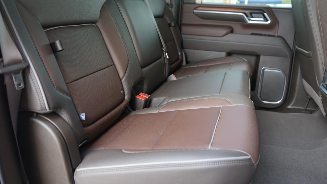 GMC Sierra 3500HD 4WD Crew Cab 172" Denali 2025