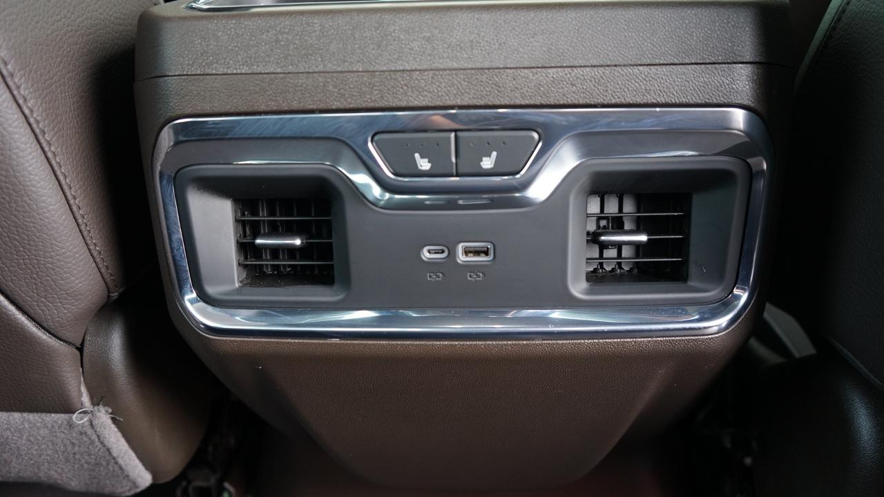 GMC Sierra 3500HD 4WD Crew Cab 172" Denali 2025