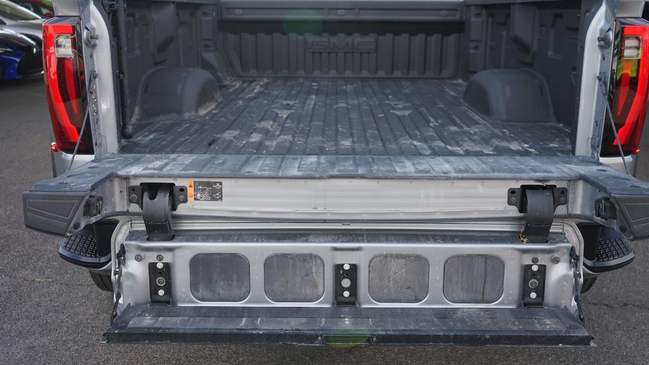 GMC Sierra 3500HD 4WD Crew Cab 172" Denali 2025