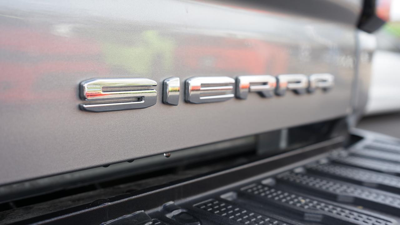 GMC Sierra 3500HD 4WD Crew Cab 172" Denali 2025