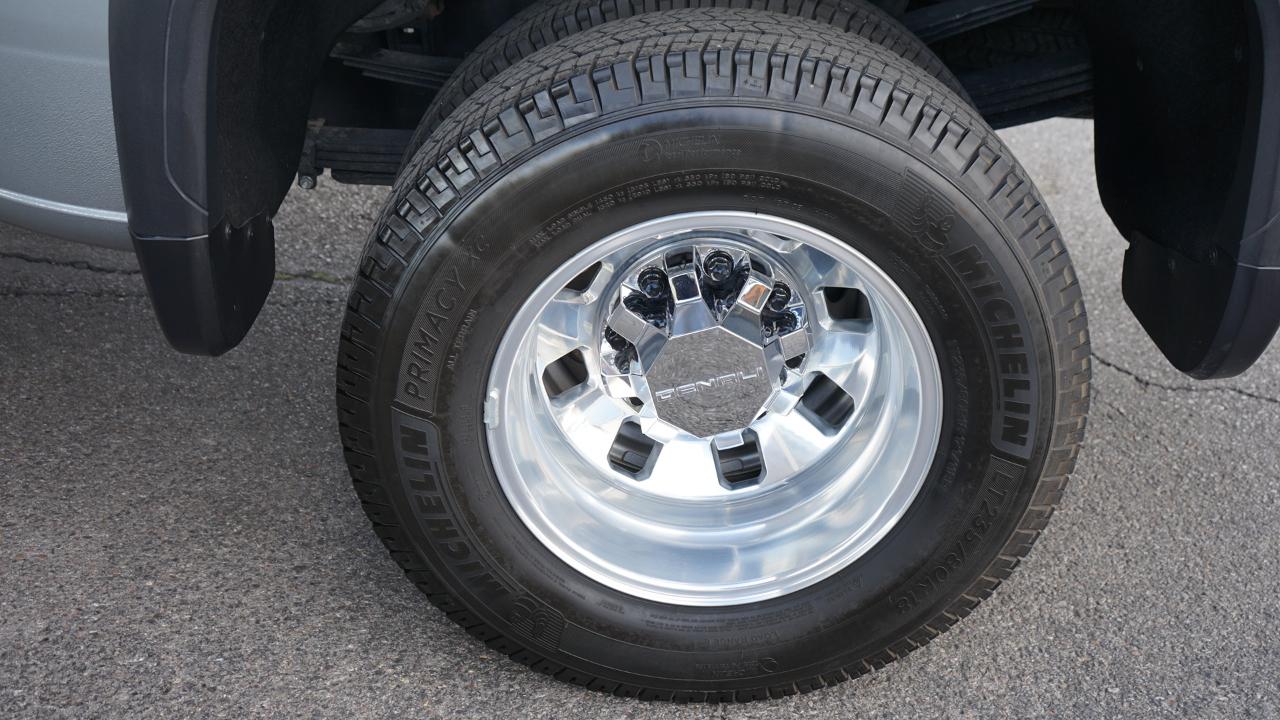 GMC Sierra 3500HD 4WD Crew Cab 172" Denali 2025