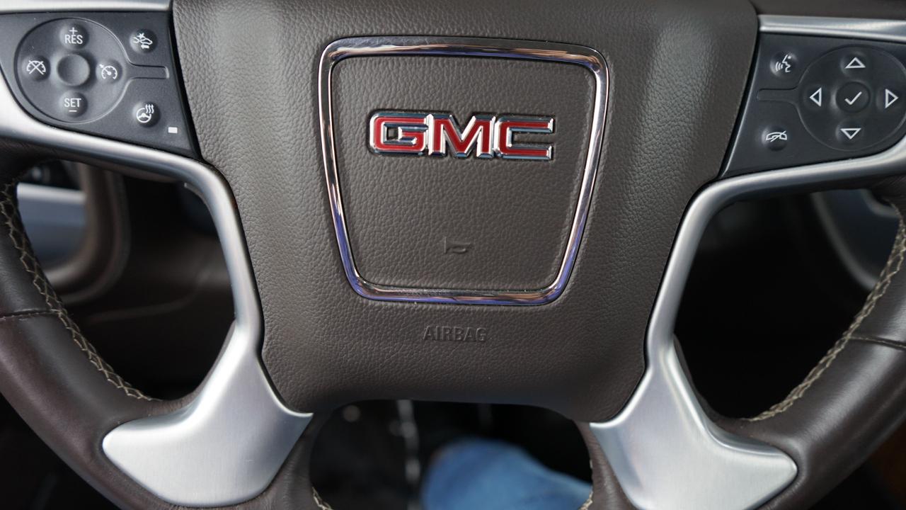 GMC Sierra 1500 4WD Crew Cab 143.5" SLT 2017