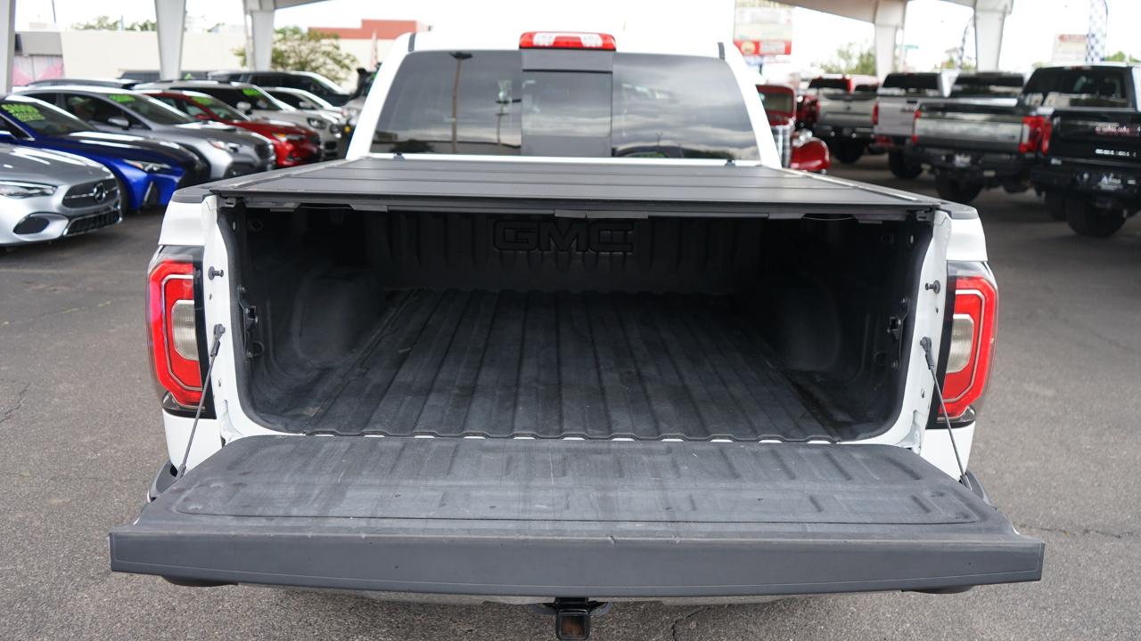 GMC Sierra 1500 4WD Crew Cab 143.5" SLT 2017